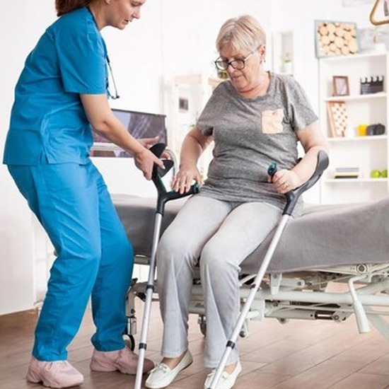 รับดูแลผู้ป่วยตามบ้าน - ศูนย์ส่งคนดูแลผู้สูงอายุ ผู้ป่วย-หิรัญรักบริบาล รับดูแลผู้ป่วยตามบ้าน - ศูนย์ส่งคนดูแลผู้สูงอายุ ผู้ป่วย-หิรัญรักบริบาล